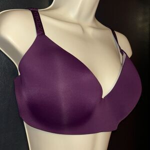 Victoria’s Secret Deep Purple T-shirt lightly lined wireless bra. Size 34DDD.